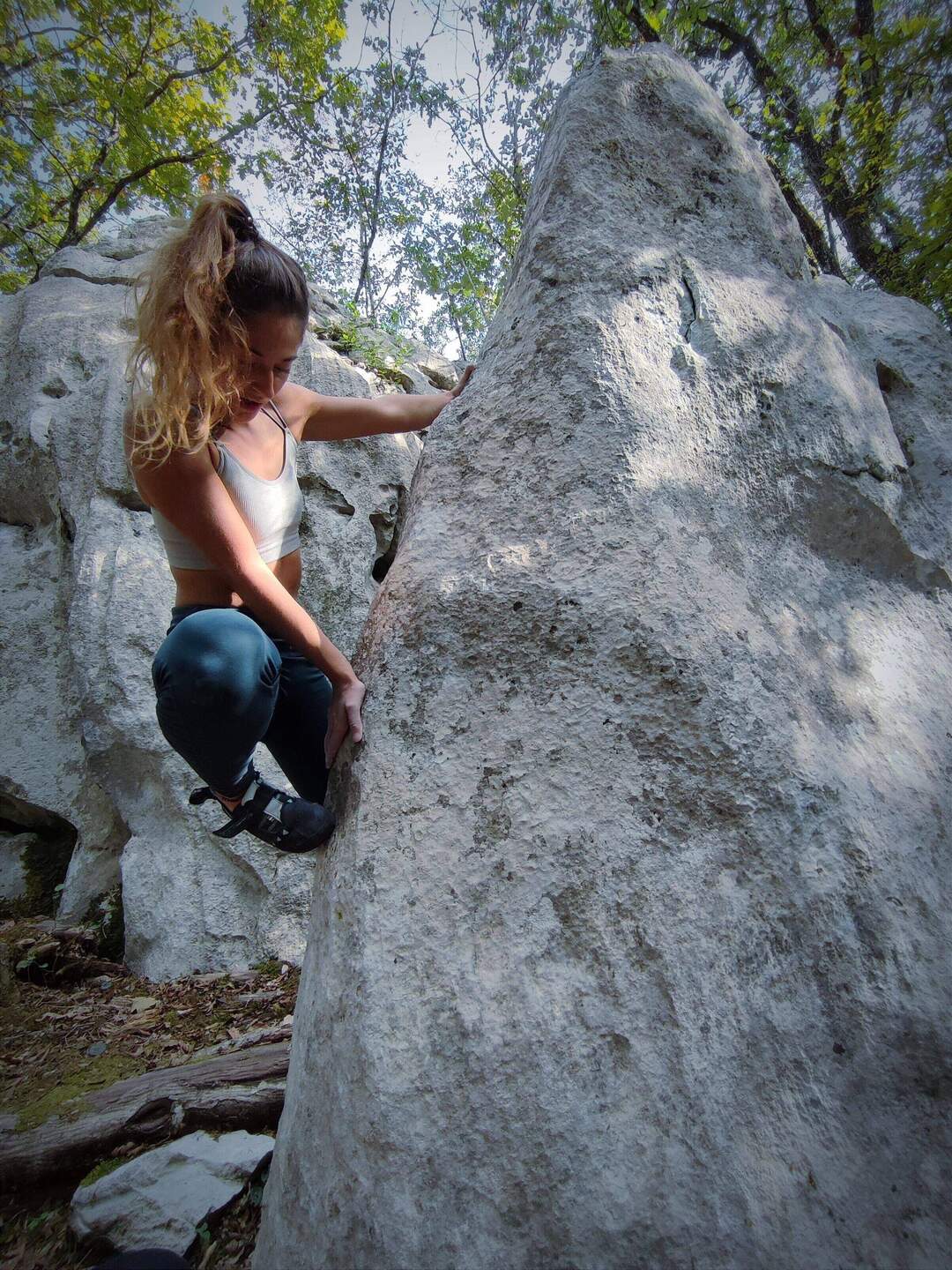 Masso 6 - Linea A - THE NOSE TRAVERSE 6a+ - 2